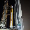 Missiles de misiles de la NASA (SLS) (SLS), con Spacecraft en Orion en un arranque móvil de barco, porque la instalación de vehículos se acumula en el lanzamiento de las almohadillas 39B, 3. Noviembre de 2022, en Cape Canaveral, Fla.