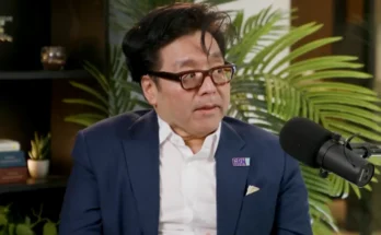Tom Lee cuts his Bitcoin forecast to $100K and says Tether’s growing gold purchases will boost BTC’s long-term price.