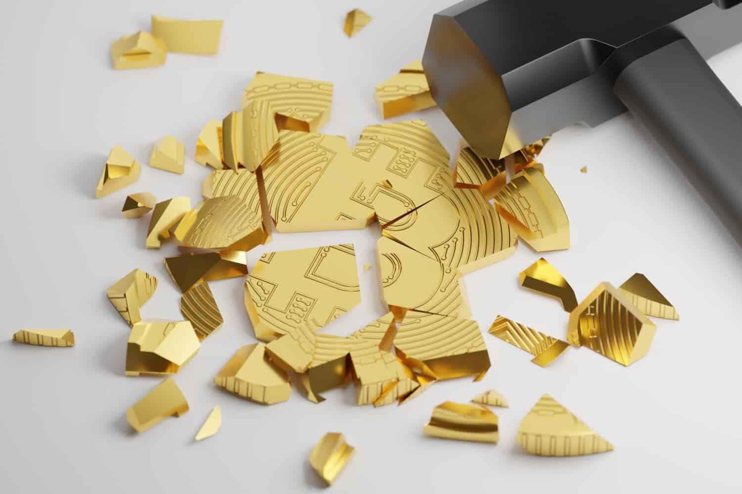 Representación 3D de oro Bitcoin Break con caída de martillo, tecnología de inversión en criptomonedas, crisis de dinero digital, diseño de concepto de accidente sobre fondo blanco