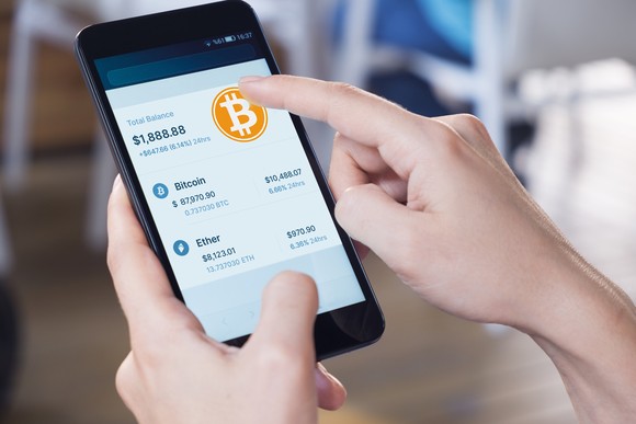 Comprar bitcoins en tu teléfono inteligente.