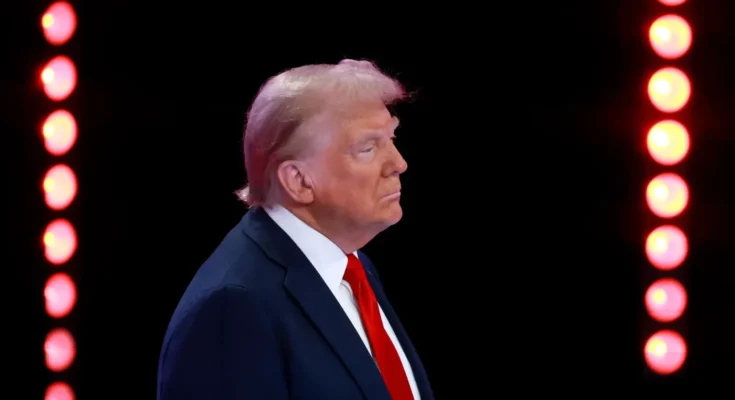 WLFI faces backlash for promoting a crude memecoin as Trump’s media company posted steep losses in Bitcoin, amid a $1 billion crypto hit.