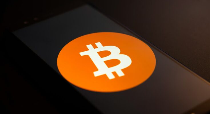 Bitcoin Briefly Reclaims $90,000 After Early U.S. Spike