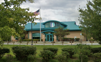 Photo of the New Castle County branch of the Dover Federal Credit Union.