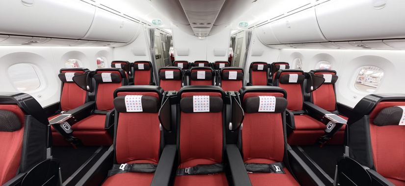 Dentro de la cabina JAL Premium Economy.