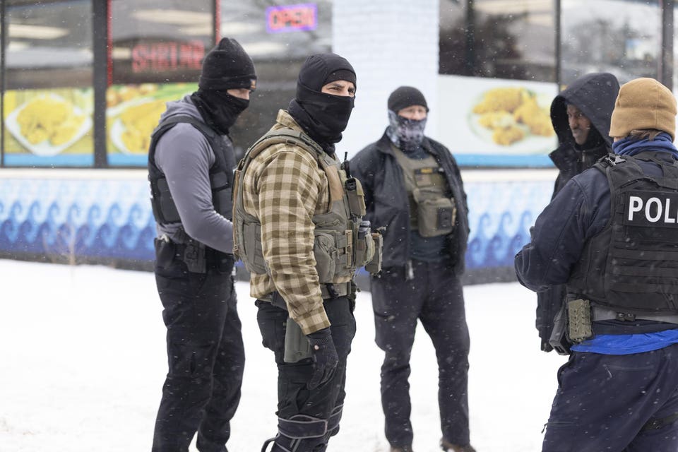 ICE realiza operativo cerca del Carmel Mall en Minneapolis, Estados Unidos